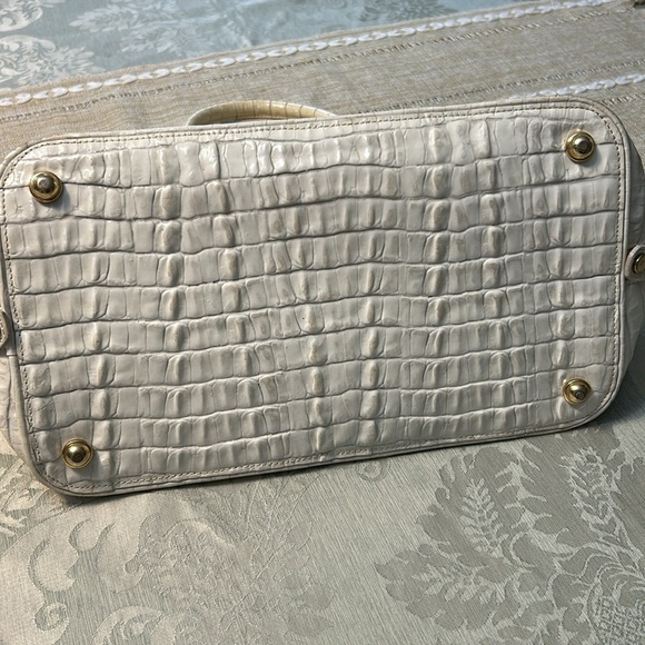 BRAHMIN white ivory handbag, with long strap included. 9x14, lightly used - Picture 7 of 11